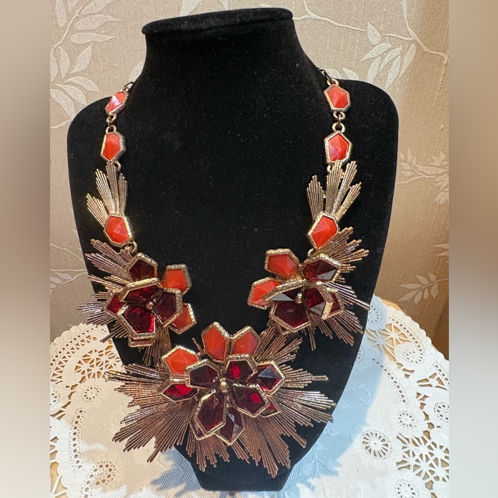 Oscar De La Renta Elegant Red & Orange Faceted Resin Starburst Flower Necklace